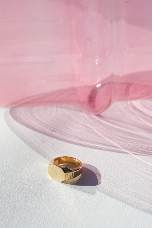 SIGNET PINKY RING GOUD